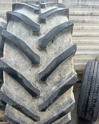 PNEUMATICI USATI PER TRATTORE AGRICOLO