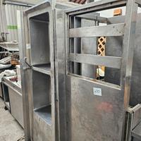 lavandino doppio e banco in acciaio