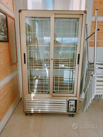 vetrina refrigerata per bottiglie 