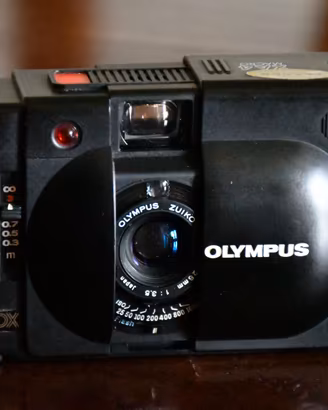 Olympus XA4 Macro + flash A11