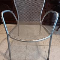 3 sedie e 1 tavolino da giardino in ferro 