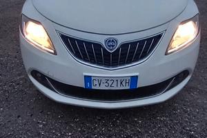 ypsilon 1.0 Platino 2024 Bianca km 14.000