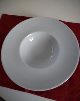 Piatti a cappello di prete per ristorante