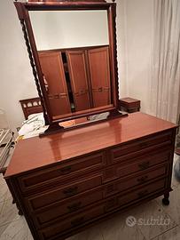 Camera da letto classica: Comò con specchiera
