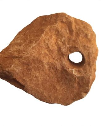 pietra forata hagstone amuleto protezione zen