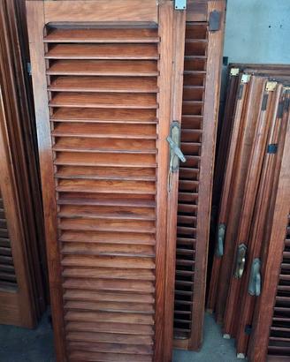 25 persiane  di varie misure in legno