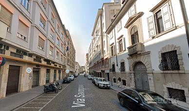 STANZA DOPPIA al QUINTO PIANO - UDINE