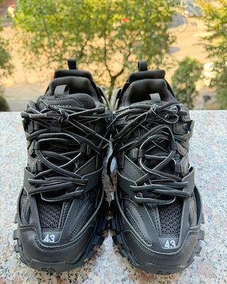 Balenciaga truck 43