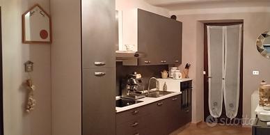 Cucina completa di elettrodomestici