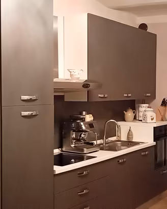 Cucina completa di elettrodomestici