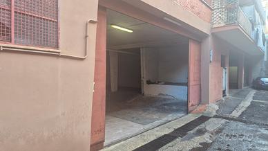 magazzino con autorimessa