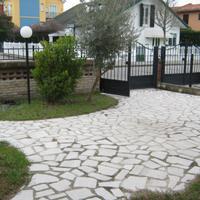 A Maggio CON GIARDINO IND. a Lido Scacchi -458-