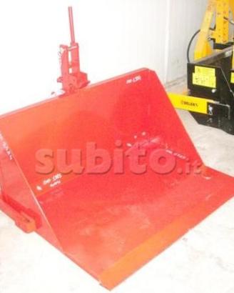 Forca Letame FCL 120,con ribaltamento Manuale