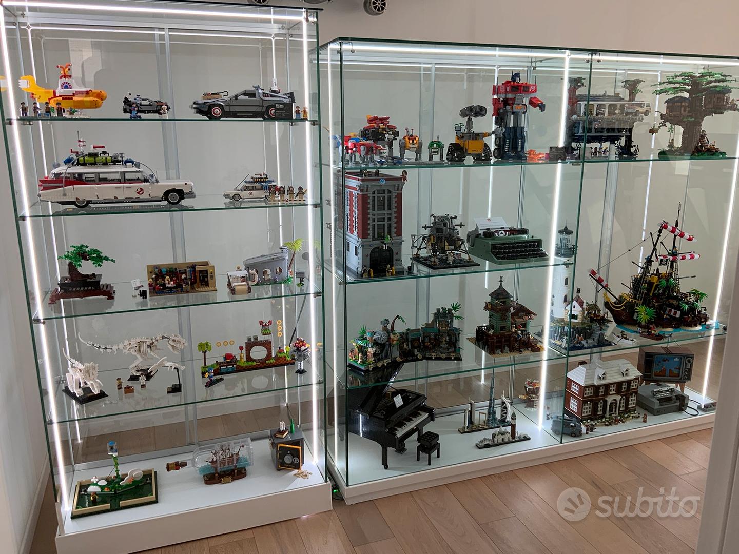 Collezione LEGO con vetrine - Collezionismo In vendita a Venezia