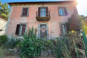 PORZIONE DI BIFAMILIARE A VITERBO