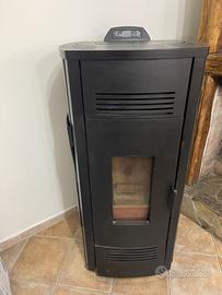 Stufa a pellet idro marca AT 19.5