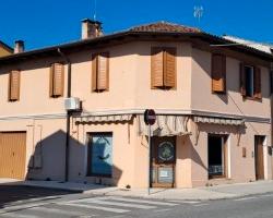 Locale ad uso ufficio-negozio-laboratorio