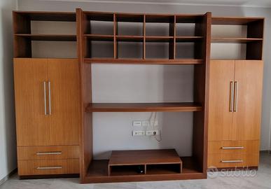 Parete attrezzata artigianale in legno