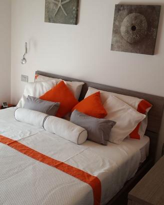 Letto matrimoniale e cassettiera