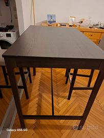 Tavola alta con 2 sgabelli 