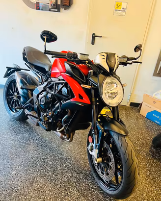 Mv Agusta Dragster ROSSO