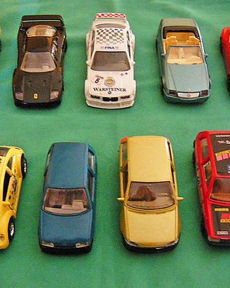 Modellini 11 auto in scala 1:43 e 1:55 vintage