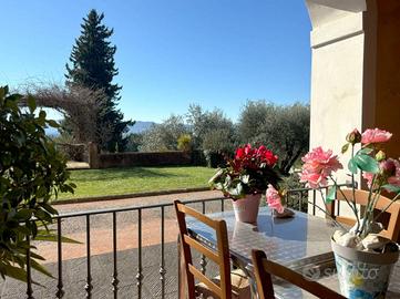 Rustico / Casale di 600 m² con più di 5 locali a P