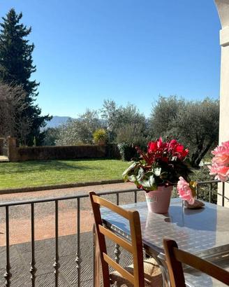 Rustico / Casale di 600 m² con più di 5 locali a P