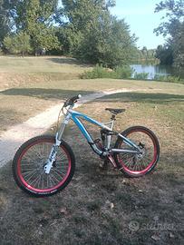 TREK SCRATCH AIR 8