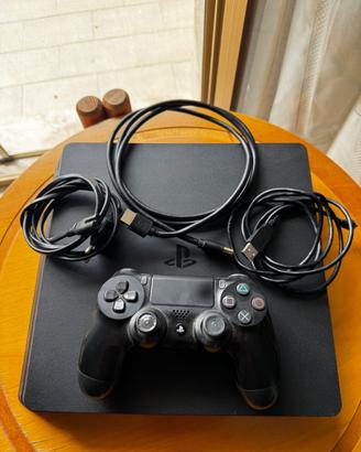 Play Station 4 Slim