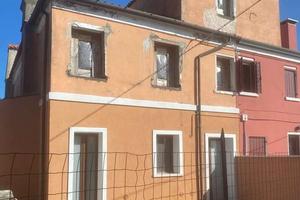 Porzione di casa bifamiliare nell'Isola di Pellest