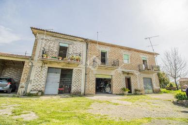 CASA SEMINDIPENDENTE A TORRI IN SABINA