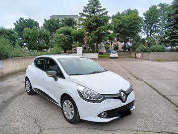 Renault Clio 1.2 75CV 5 porte Costume National