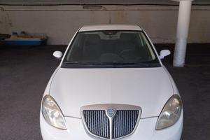 lancia y 1.4  oro gas