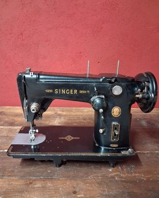 Macchina da cucire vintage Singer 306M anni '50