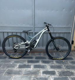 Commencal supreme dh 2020