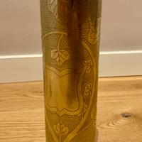 Vaso/bossolo di artiglieria in ottone cesellato