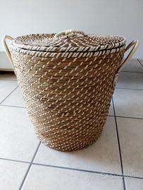 Cesto in vimini per panni