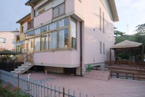 Casa indipendente di 213 m² con 4 locali e box aut