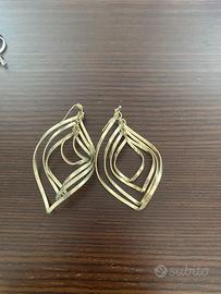 Orecchini pendenti color oro