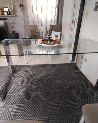 Tavolo in vetro trasparente temperato