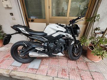 Street triple