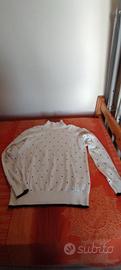 Maglione bianco con stelline nere