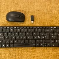 Logitech combo tastiera e mouse wireless compatti