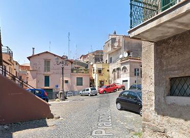 Ariccia bilocale con balcone