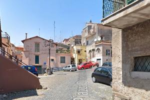 Ariccia bilocale con balcone