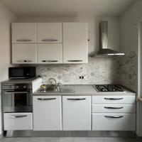 Cucina lineare (lavastoviglie inclusa)