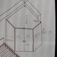 Armadio ad angolo spazioso e robusto