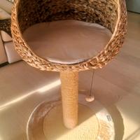 Cuccia con tiragraffi