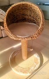 Cuccia con tiragraffi